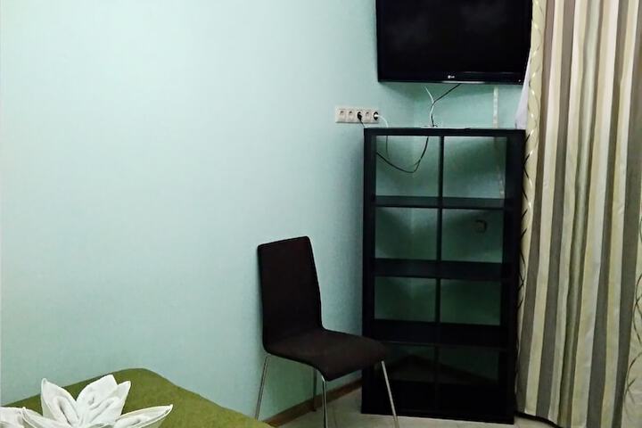Room 10 of 18
