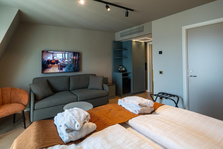 Room 35 of 60