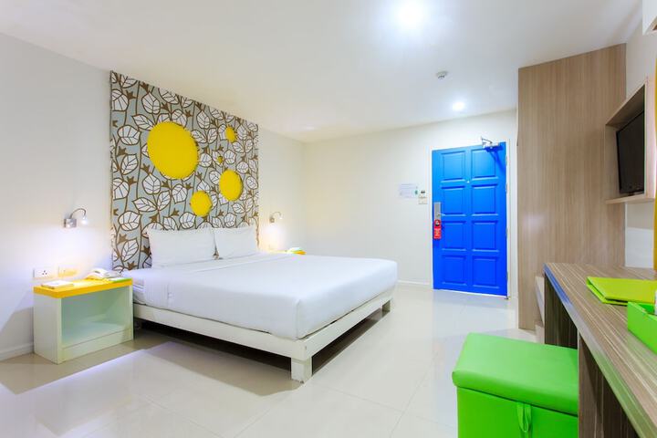 Room 10 of 90