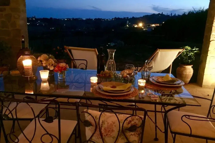 Dining 20 of 23