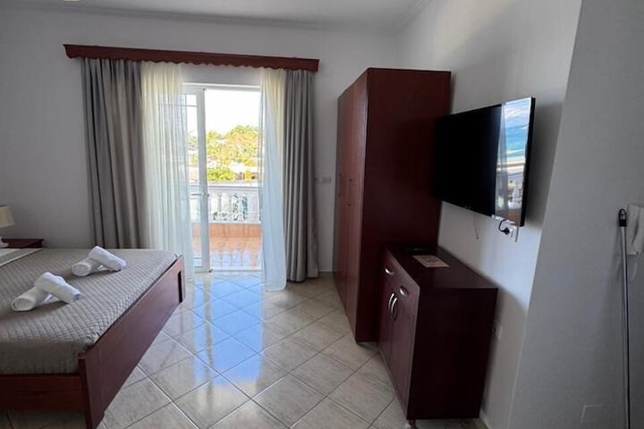 Room 21 of 59