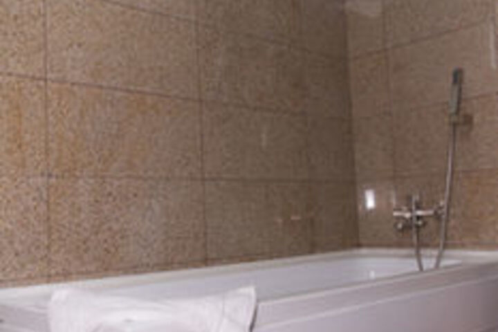 Room 3 of 43