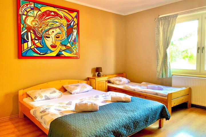 Room 8 of 31