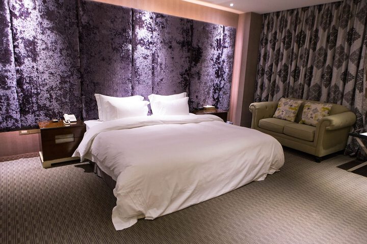 Room 28 of 81
