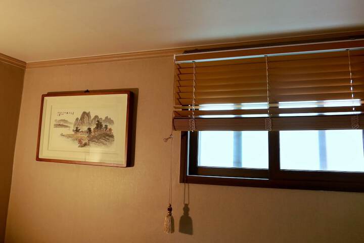 Room 25 of 52