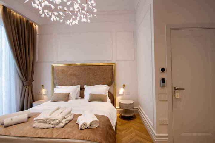 Room 12 of 49