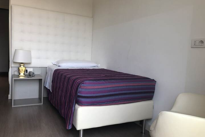 Room 25 of 69