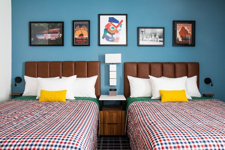 Room 6 of 23