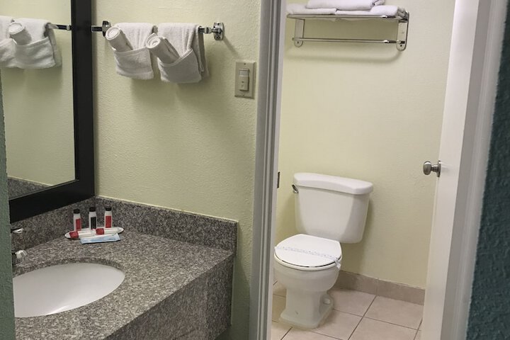 Bathroom sink