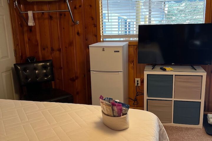 Room 22 of 236