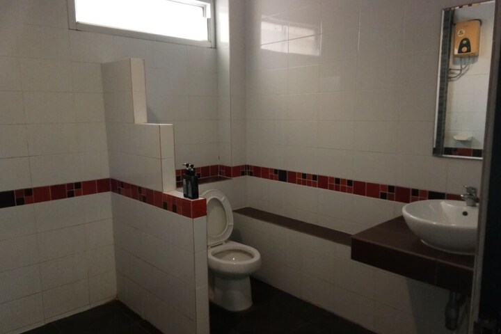 Room 13 of 24