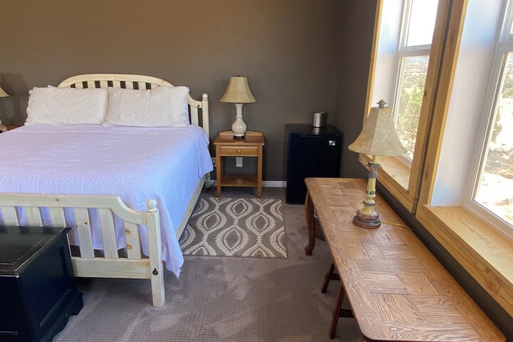 Room 15 of 136