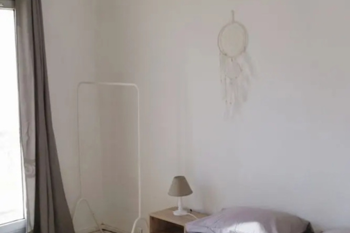 Room 5 of 13