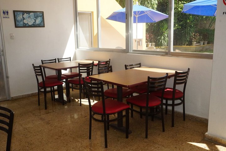 Dining 56 of 66