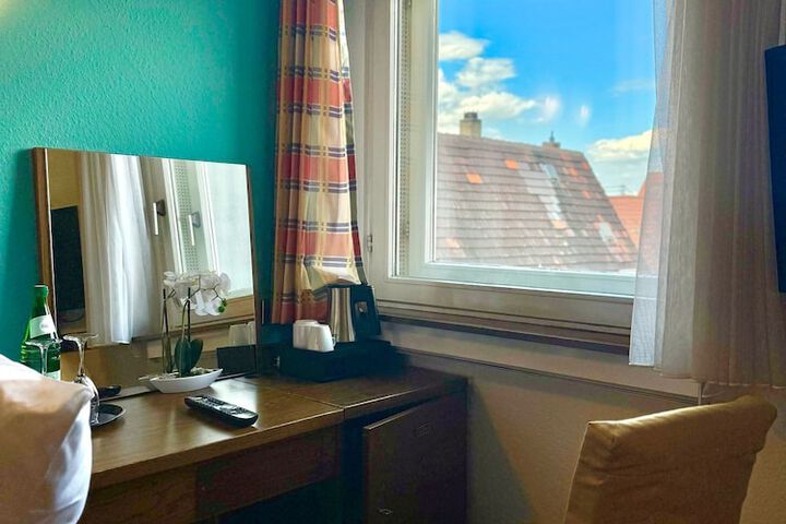 Room 14 of 63