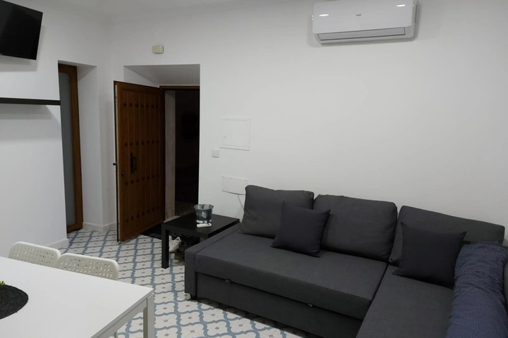 Room 4 of 13