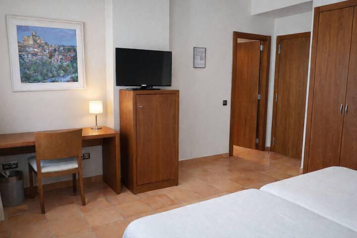 Room 10 of 30