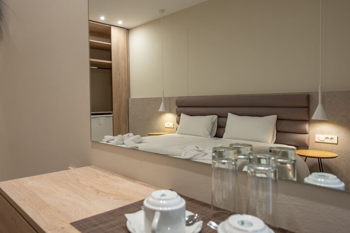 Room 8 of 24