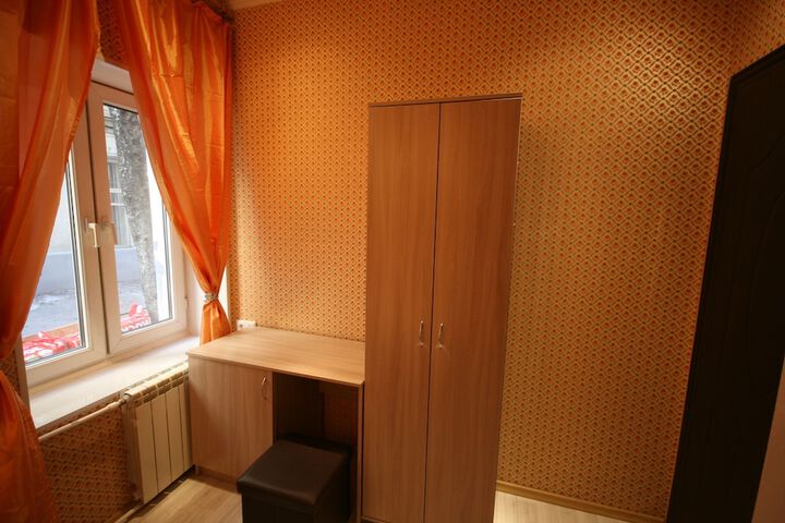 Room 11 of 84