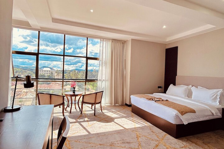 Room 7 of 11