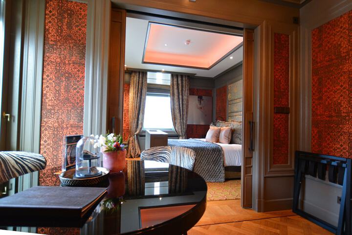 Room 32 of 87