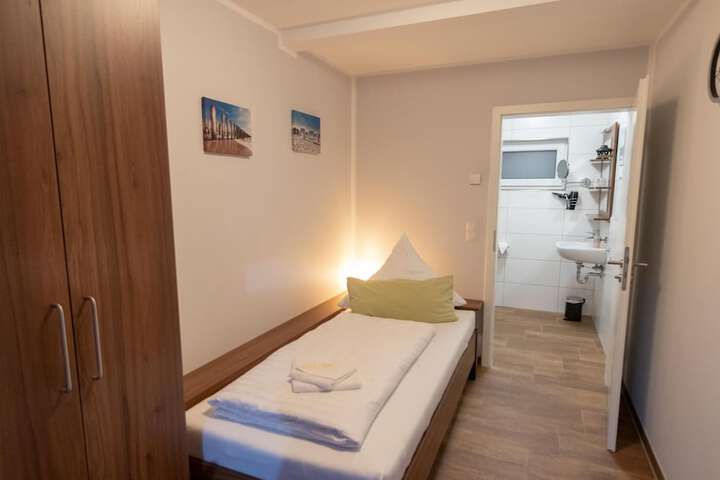 Room 20 of 39