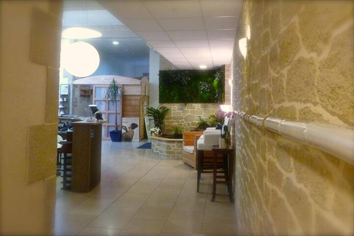 Guest Lobby