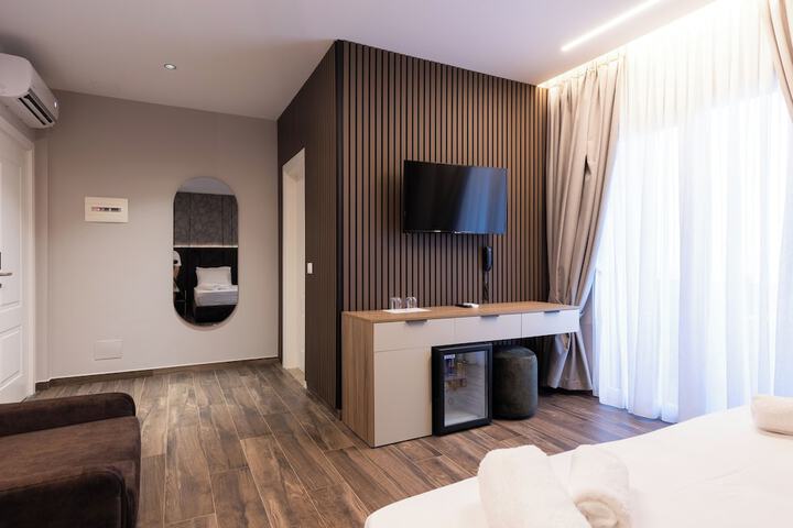 Room 40 of 141