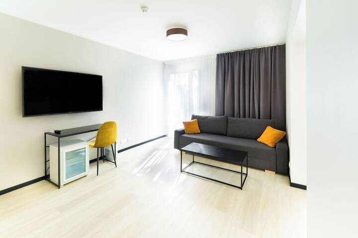 Room 33 of 47