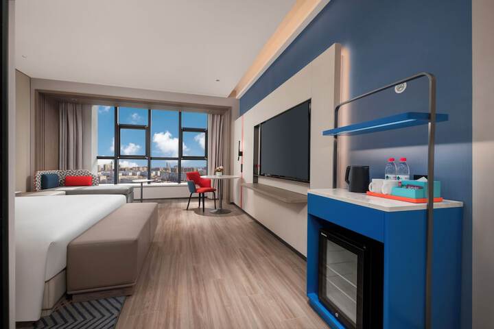 Room 17 of 43