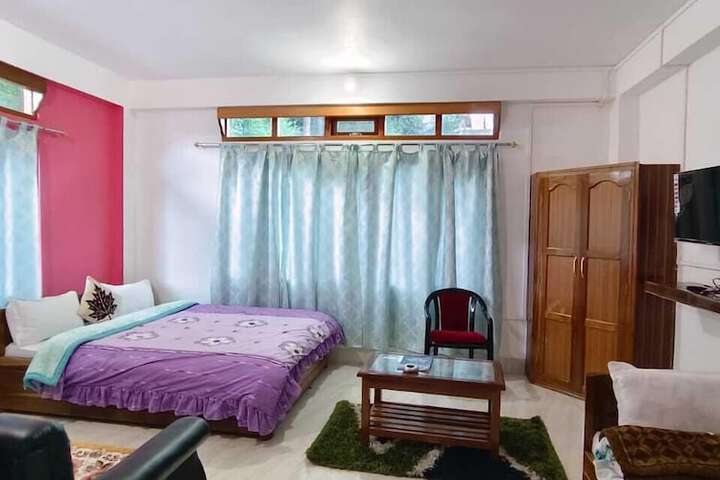 Room 4 of 11