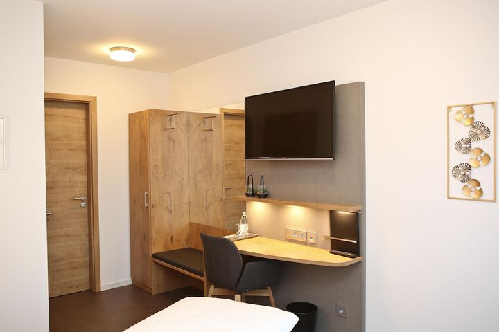 Room 25 of 41