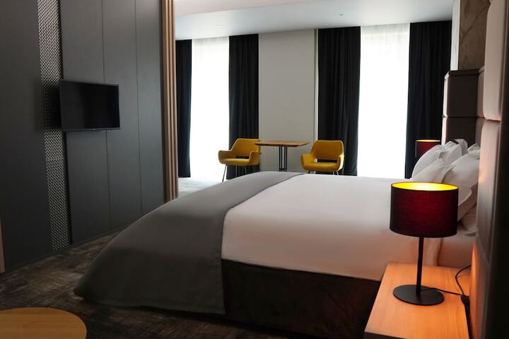 Room 17 of 52