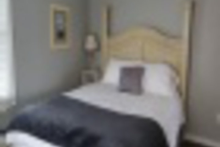 Room 27 of 132
