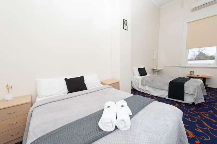Room 5 of 37