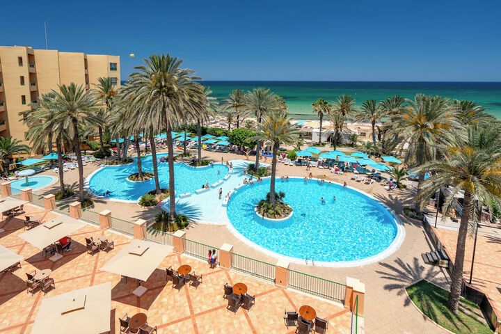 Hotel Pool