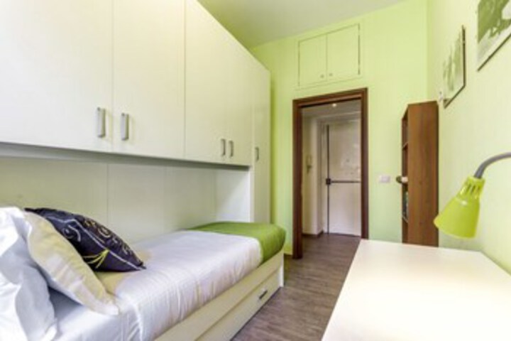Room 13 of 26