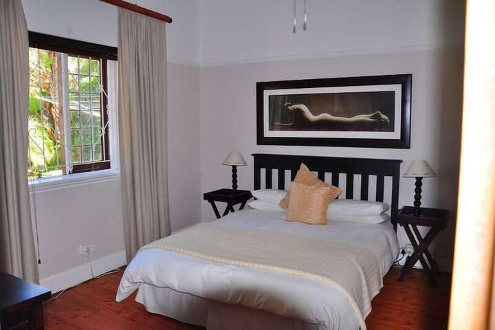 Room 6 of 18