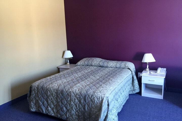 Room 11 of 32