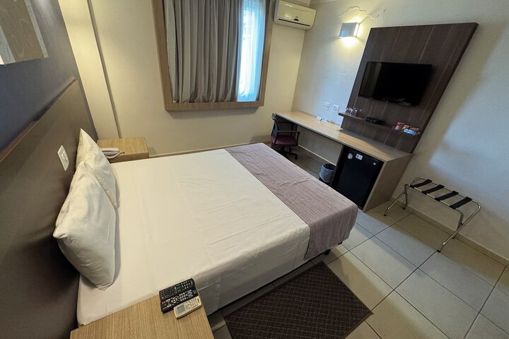 Room 8 of 42