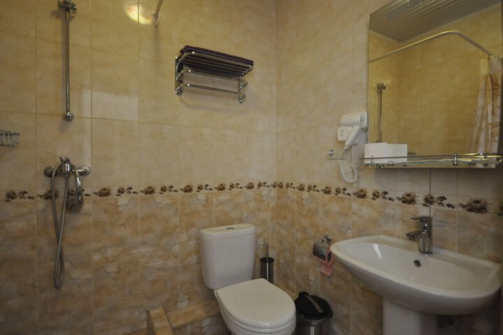 Room 5 of 6