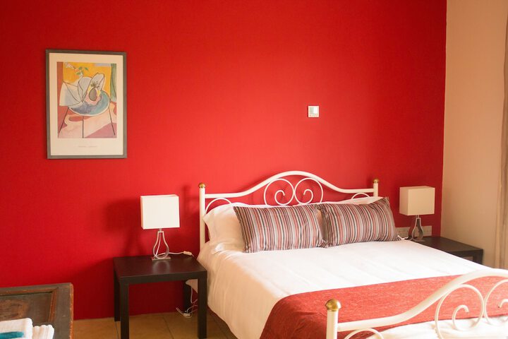 Room 6 of 10