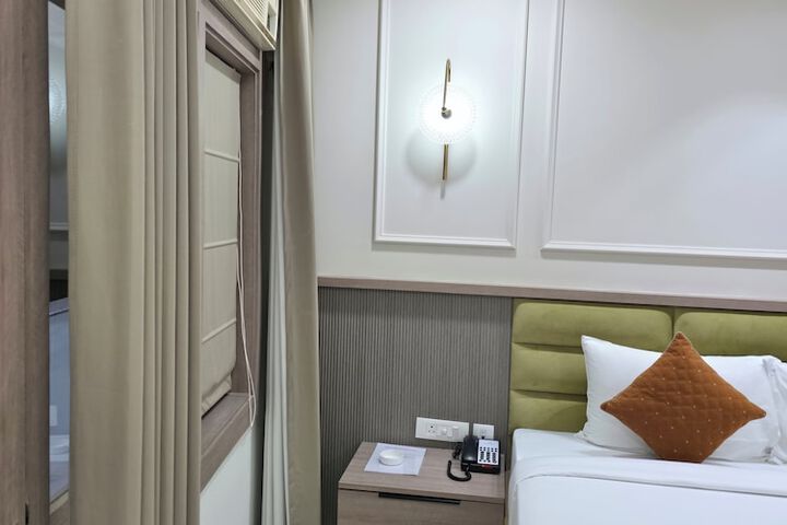 Room 27 of 45