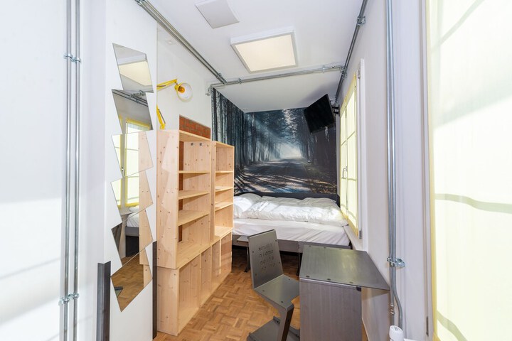 Room 70 of 111