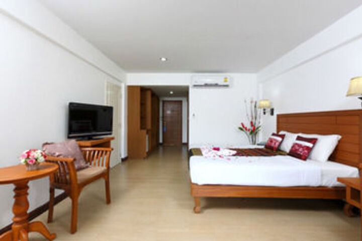 Room 15 of 68