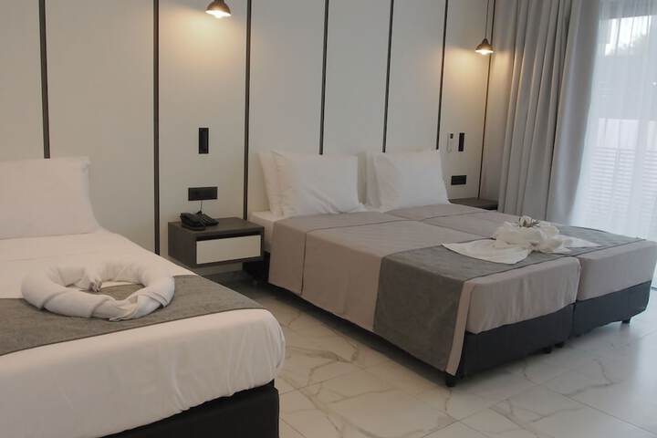 Room 5 of 28