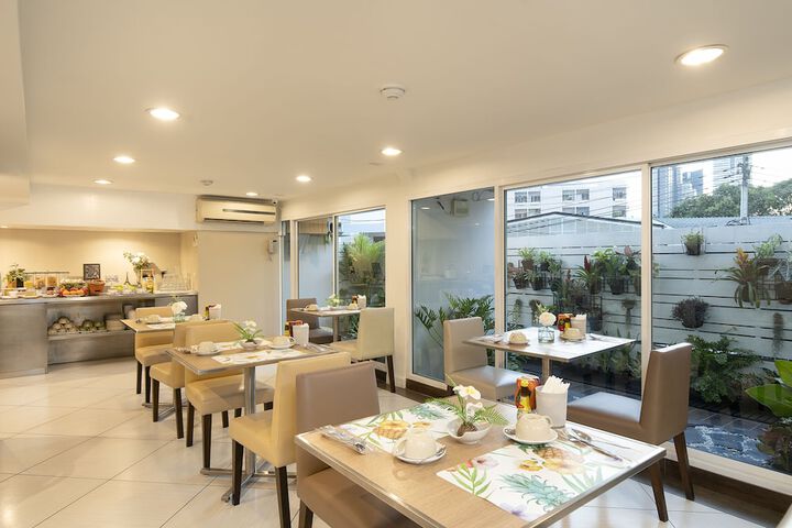 Dining Photos