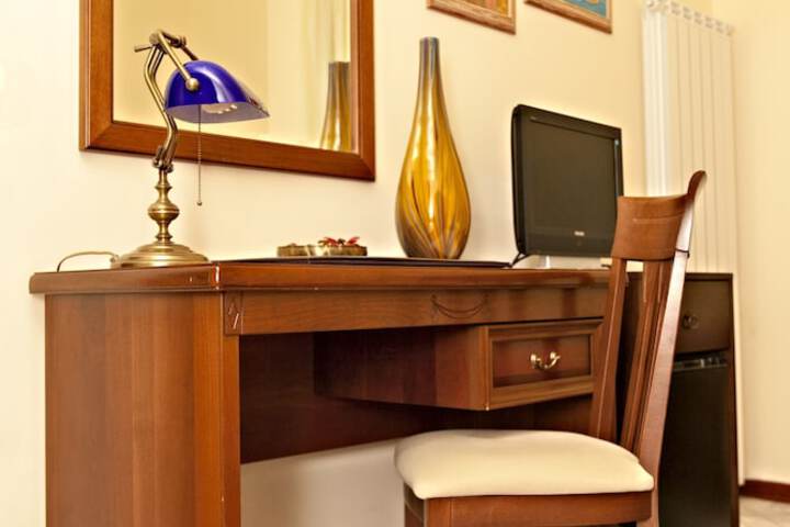 Room 3 of 40