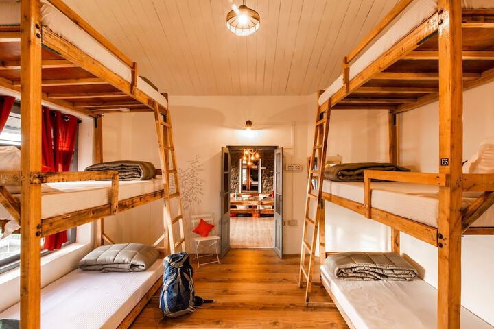 Room 3 of 48
