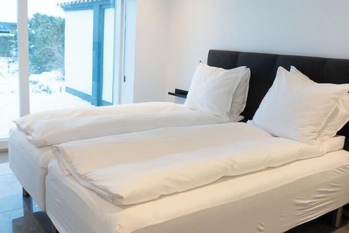 Room 3 of 37